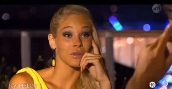 Bachelor 2014 : élimination de Louise Buffet car elle était en couple ?
