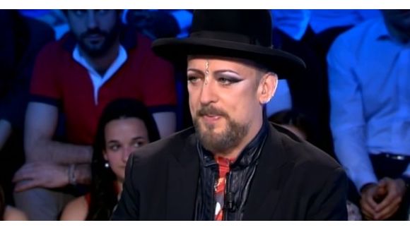 On n’est pas couché: pour Boy George, « être gay ne prend que 6 heures par semaine » - France 2 replay
