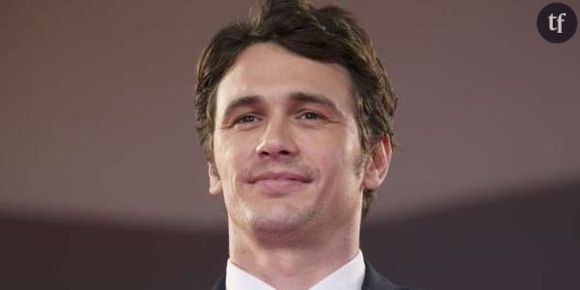 James Franco adepte du selfie nu sous la couette