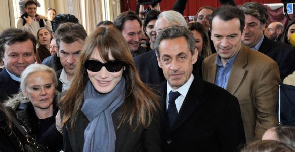 Carla Bruni souhaite que Nicolas Sarkozy revienne à la politique pour le bien de la France