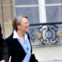 Européennes: Michèle Alliot-Marie explique que cela va lui faire “perdre de l’argent” - vidéo