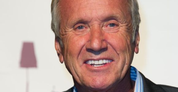 Yves Rénier voulait offrir une "tondeuse à foufoune" à Anne-Sophie Lapix