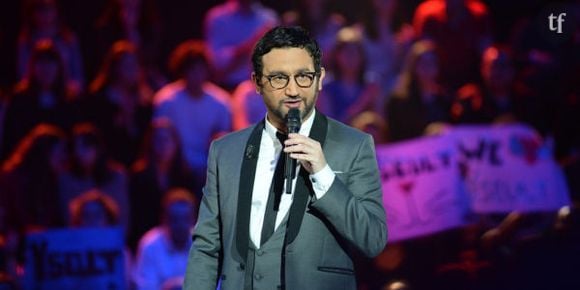 Cyril Hanouna rend un hommage décalé à Conchita Wurst dans "Touche pas à mon poste"