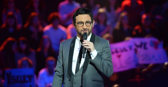 Cyril Hanouna rend un hommage décalé à Conchita Wurst dans "Touche pas à mon poste"