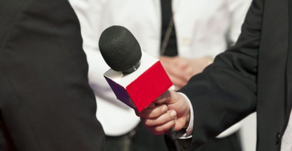 "Cash Investigation" : deux journalistes virés de force d'Azerbaïdjan