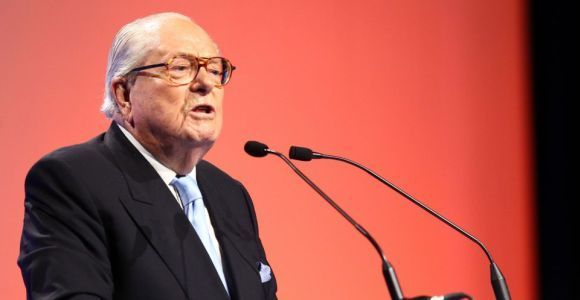 Jean-Marie Le Pen estime que le virus Ebola peut "régler en trois mois" les questions d'immigration