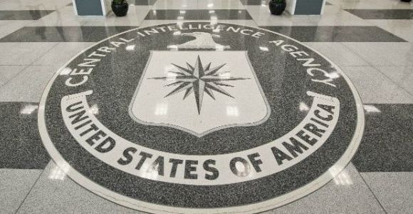 CIA : ouverture de comptes Twitter et Facebook officiels 