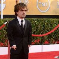 Game of Thrones : Peter Dinklage fait le buzz avec une coiffure totalement ringarde