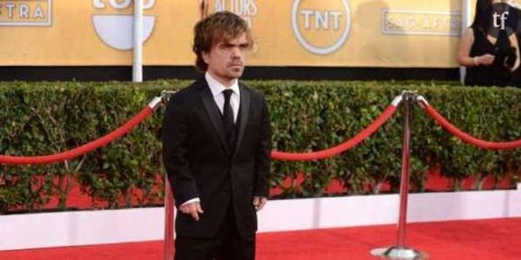 Game of Thrones : Peter Dinklage fait le buzz avec une coiffure totalement ringarde