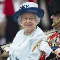 Elizabeth II : la famille royale défile dans les rues de Londres pour son anniversaire