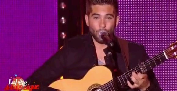 Kendji Girac (The Voice 2014) met le feu pendant la Fête de la musique - en vidéo