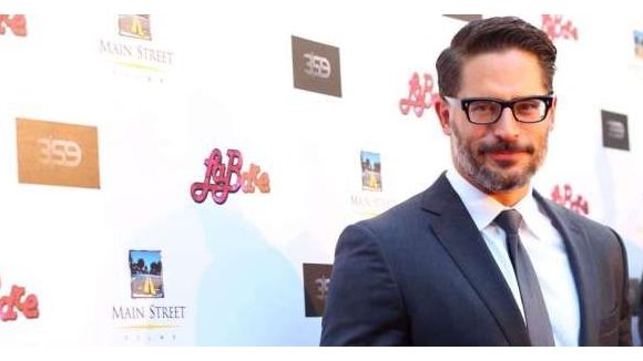 Joe Manganiello est le célibataire le plus sexy de l'année - Vidéo