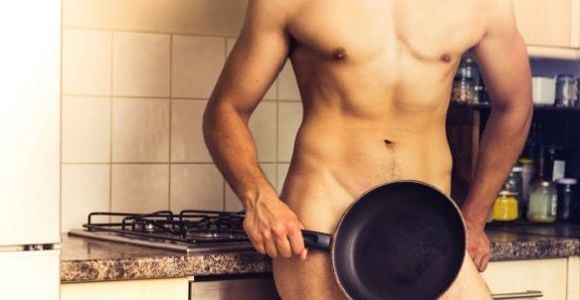 7 phrases que tout homme nu aime(rait) qu’on lui dise