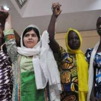 Nigeria : Malala Yousafzai au chevet des familles des lycéennes enlevées