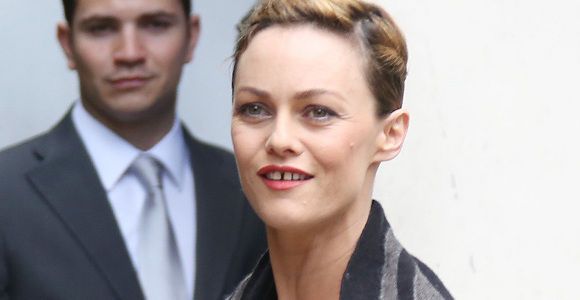 Vanessa Paradis forcée d'annuler un concert