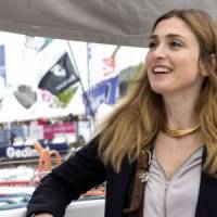 Julie Gayet à propos de François Hollande : "Je ne suis pas une fille de passage !" 