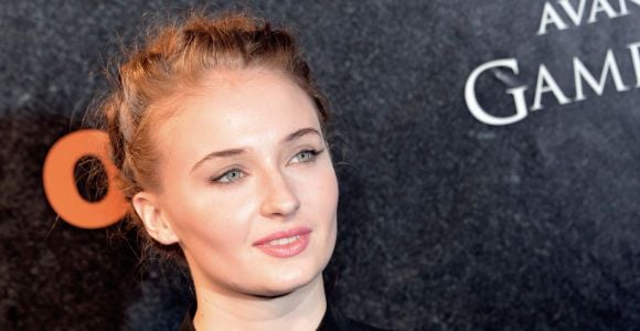 Bastille : Sophie Turner (GoT) dans le clip d'Oblivion (vidéo)