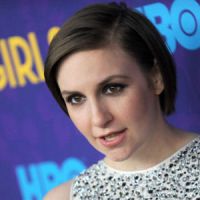 Lena Dunham milite pour le droit d'utiliser une contraception sur Twitter