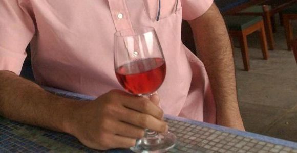 Ivre, il invente la glace au rosé 