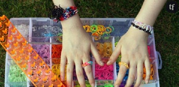 Rainbow loom - comment faire des bagues en élastique ? (Vidéo)