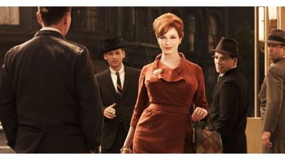 Mad Men : Christina Hendricks s'est fait lâcher par son agence quand elle a signé pour la série
