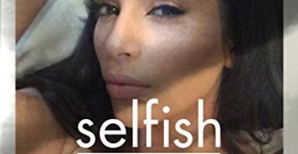 Kim Kardashian va sortir le livre photo de ses selfies qu'on attendait tout-e-s