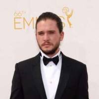 Game of Thrones : Kit Harington est nudiste (ou presque)