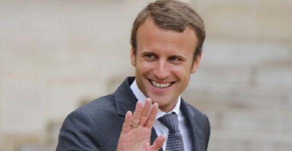 Emmanuel Macron : le jeune ministre de l'Economie a épousé une femme de 20 ans son aînée