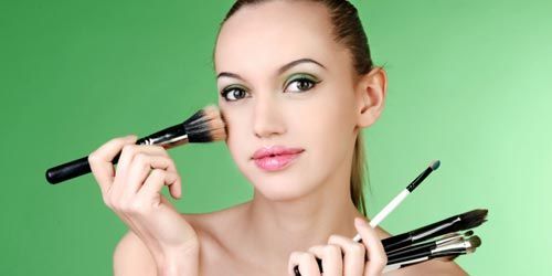 Harrods : une employée licenciée pour ne pas s'être maquillée