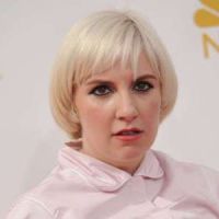 Pour Lena Dunham, les gens qui regardent les photos hackées des stars nues sont des “violeurs”