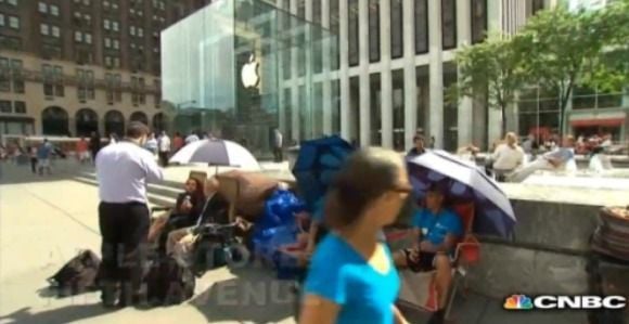 L'iPhone 6 attendu pour le 19 septembre, des New-yorkais  campent déjà devant l'Apple Store