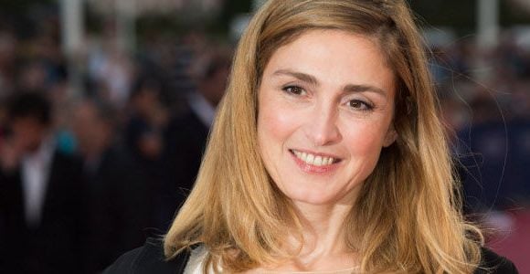 Julie Gayet : elle dort tous les soirs à l'Élysée