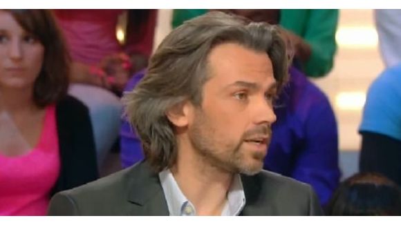 Aymeric Caron : le chroniqueur est-il en couple ou célibataire ?