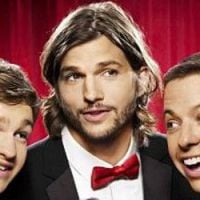 Ashton Kutcher, déjà critiqué par l’équipe de « Mon oncle Charlie » !