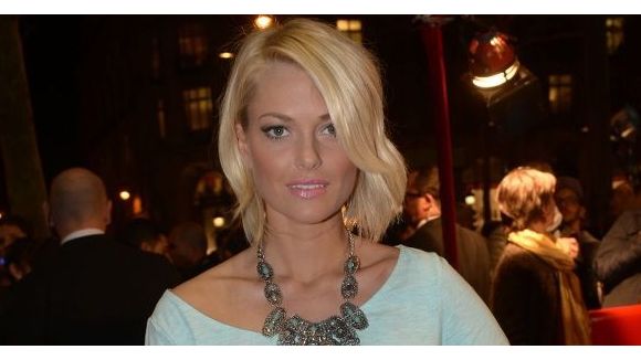 Caroline Receveur : un piercing qui fait beaucoup parler