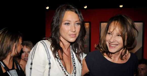 Nathalie Baye et Laura Smet : le duo mère/fille dans la série de Cédric Klapisch 