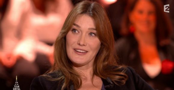 Carla Bruni a été émue par "Merci pour ce moment" de Valérie Trierweiler