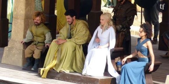 Game of Thrones Saison 5 : une photo de tournage avec Tyrion et Daenerys (spoiler)