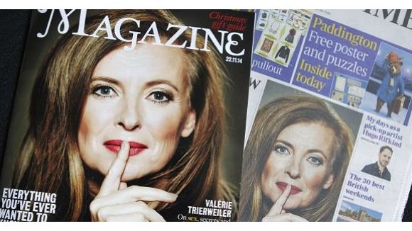 Valérie Trierweiler à la recherche de l’amour : quand l’ex-first girlfriend s’épanche chez la Reine 