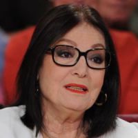 Vivement dimanche : Nana Mouskouri poursuit sa tournée