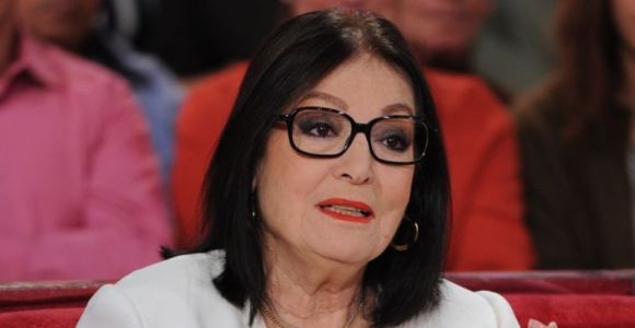 Vivement dimanche : Nana Mouskouri poursuit sa tournée