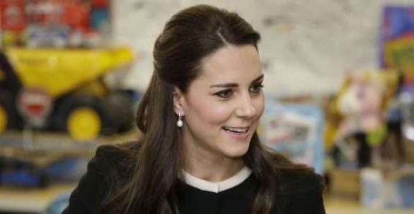 Quand le regard agacé de Kate Middleton fait le tour du web (vidéo)