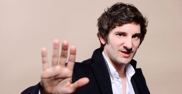 Gaspard Proust rend un bel hommage à Charlie Hebdo (Vidéo)