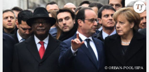 Qui est le beau gosse derrière François Hollande sur les photos de la marche ? 
