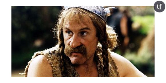 Depardieu en Obélix fait encore pipi dans l'avion - [Vidéo]