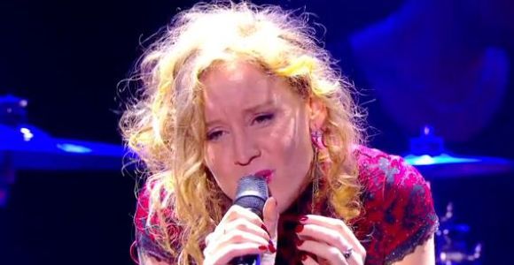 Nouvelle Star 2015 : Emji, la petite rousse qui a tout d’une gagnante (vidéo)