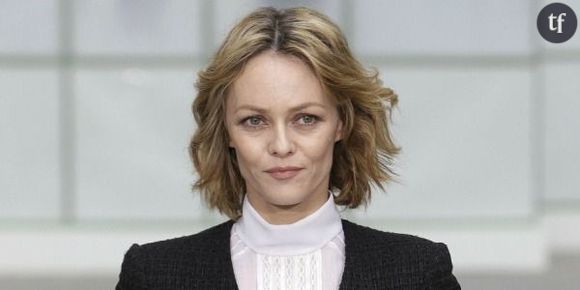 Vanessa Paradis : très élégante au défilé Chanel avec Kristen Stewart (photos)