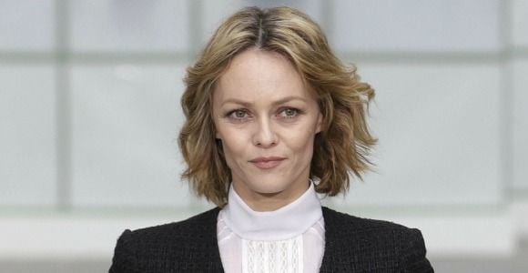 Vanessa Paradis : très élégante au défilé Chanel avec Kristen Stewart (photos)