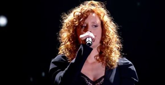 Nouvelle Star 2015 : Emji future gagnante cartonne sur Queen – Vidéo D8 Replay