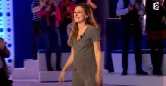 Camille Chamoux enceinte ? Alerte au baby-bump sur France 2 (Vidéo)